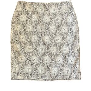 Woman’s didn’t waste pencil skirt, size‎ 6